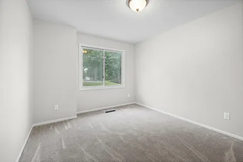 1544 Clemson Drive Eagan MN 55122