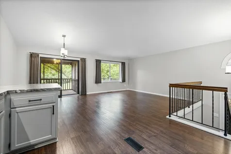 1544 Clemson Drive Eagan MN 55122