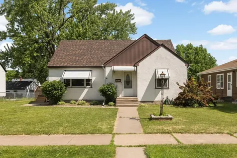 1975 Fremont Avenue E Saint Paul MN 55119