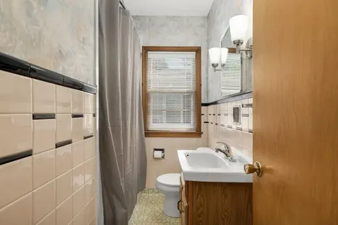 1975 Fremont Avenue E Saint Paul MN 55119
