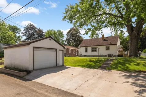 1975 Fremont Avenue E Saint Paul MN 55119