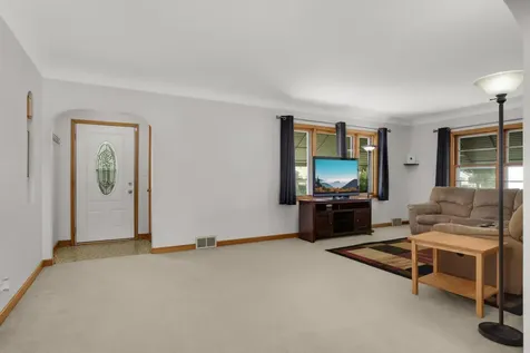 1975 Fremont Avenue E Saint Paul MN 55119