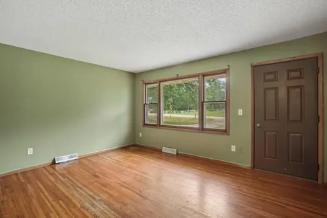 26430 146th Street NW Zimmerman MN 55398