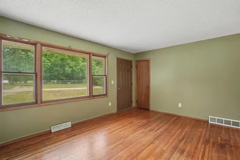 26430 146th Street NW Zimmerman MN 55398