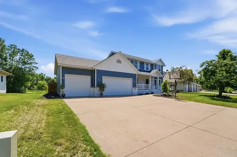 1004 Canterbury Avenue NE Buffalo MN 55313