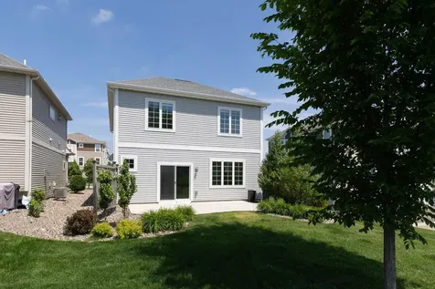 1075 Anthony Way Victoria MN 55386