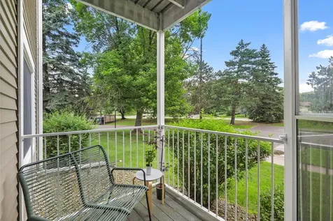742 County Road F W Shoreview MN 55126