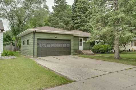 419 16th Street S Moorhead MN 56560