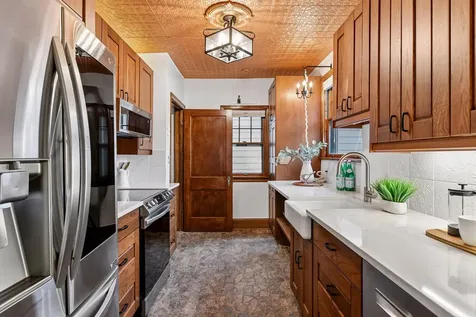 1870 Beechwood Avenue Saint Paul MN 55116
