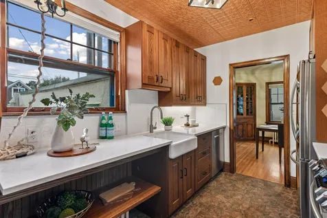 1870 Beechwood Avenue Saint Paul MN 55116