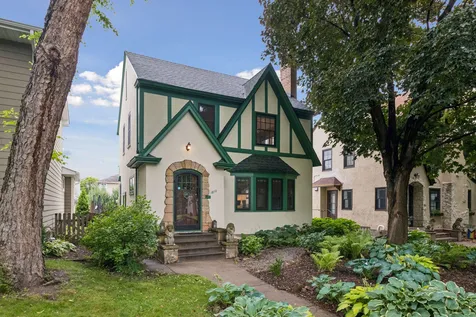 1870 Beechwood Avenue Saint Paul MN 55116