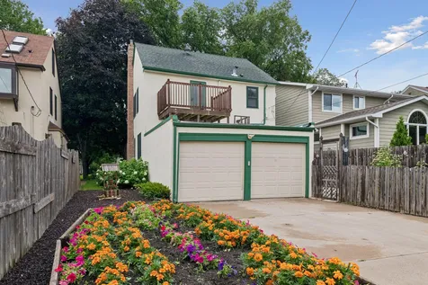1870 Beechwood Avenue Saint Paul MN 55116