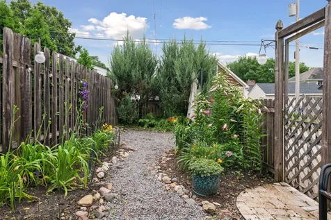 1870 Beechwood Avenue Saint Paul MN 55116