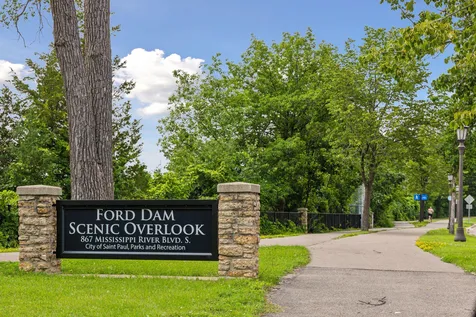 1870 Beechwood Avenue Saint Paul MN 55116