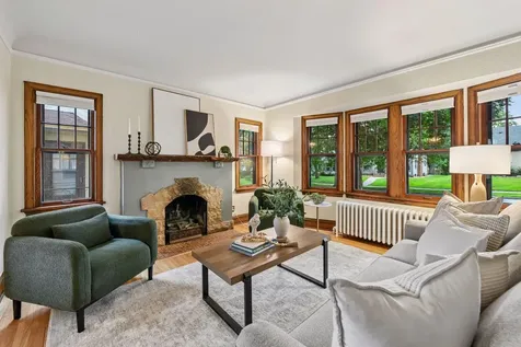 1870 Beechwood Avenue Saint Paul MN 55116