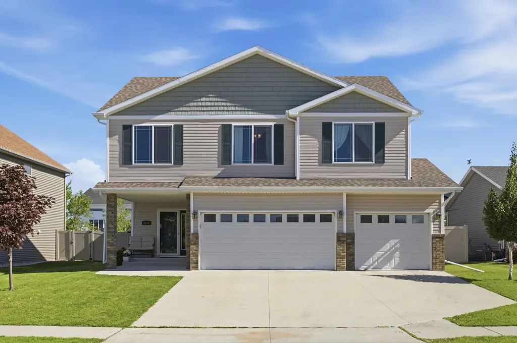 1236 31st Avenue W West Fargo ND 58078