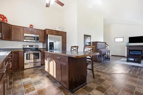 1236 31st Avenue W West Fargo ND 58078