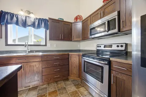 1236 31st Avenue W West Fargo ND 58078
