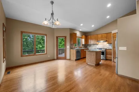 3878 Arlington Drive Woodbury MN 55129
