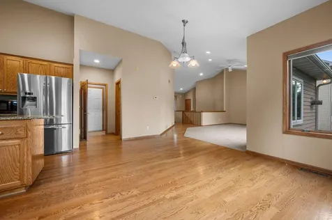 3878 Arlington Drive Woodbury MN 55129