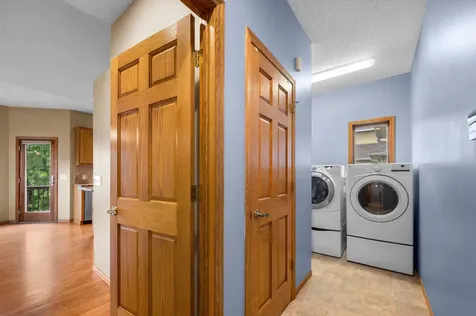 3878 Arlington Drive Woodbury MN 55129