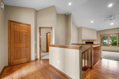 3878 Arlington Drive Woodbury MN 55129