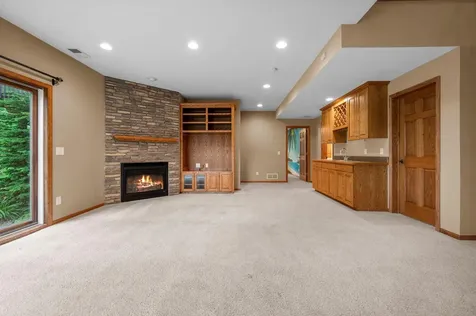 3878 Arlington Drive Woodbury MN 55129