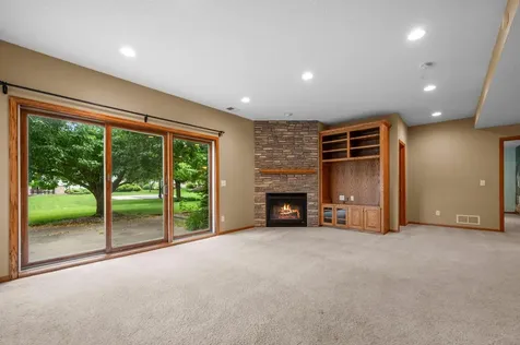 3878 Arlington Drive Woodbury MN 55129