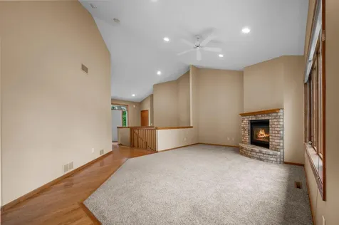 3878 Arlington Drive Woodbury MN 55129