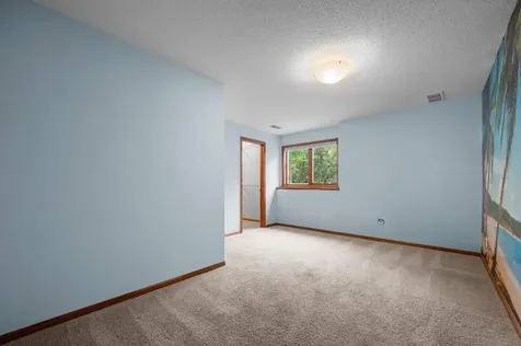 3878 Arlington Drive Woodbury MN 55129