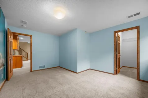 3878 Arlington Drive Woodbury MN 55129