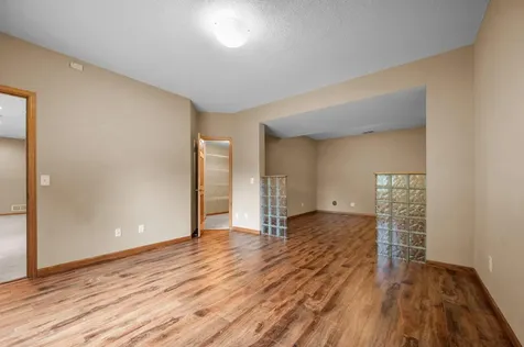 3878 Arlington Drive Woodbury MN 55129