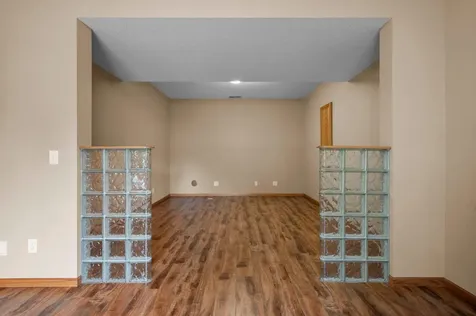 3878 Arlington Drive Woodbury MN 55129