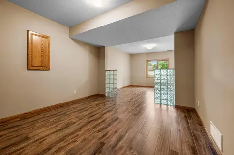 3878 Arlington Drive Woodbury MN 55129