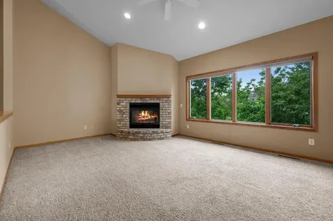 3878 Arlington Drive Woodbury MN 55129
