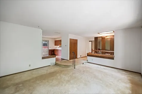 13009 Lakeview Drive Burnsville MN 55337