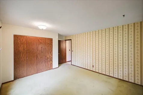13009 Lakeview Drive Burnsville MN 55337