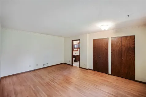 13009 Lakeview Drive Burnsville MN 55337