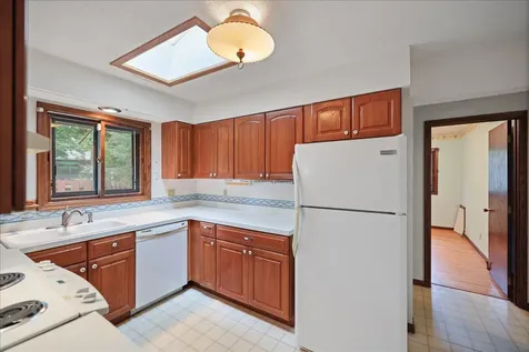 13009 Lakeview Drive Burnsville MN 55337