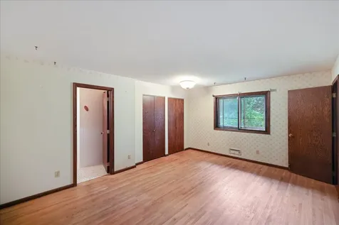 13009 Lakeview Drive Burnsville MN 55337
