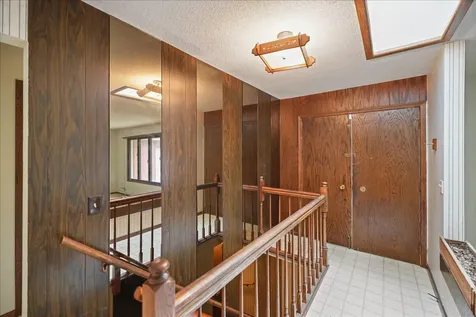 13009 Lakeview Drive Burnsville MN 55337