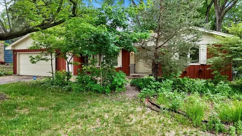 13009 Lakeview Drive Burnsville MN 55337