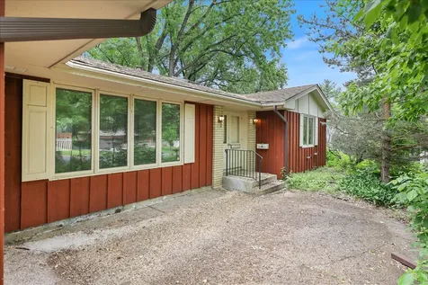 13009 Lakeview Drive Burnsville MN 55337