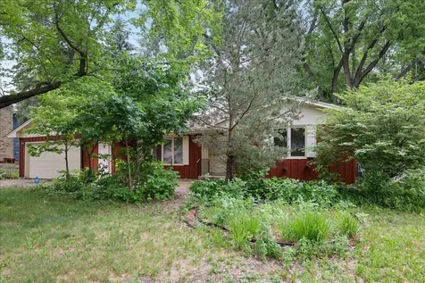 13009 Lakeview Drive Burnsville MN 55337