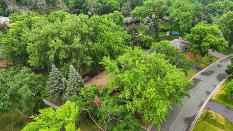 13009 Lakeview Drive Burnsville MN 55337