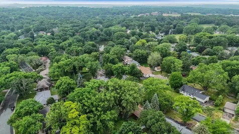 13009 Lakeview Drive Burnsville MN 55337