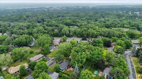 13009 Lakeview Drive Burnsville MN 55337