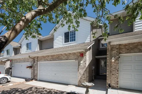 441 Pleasant Lane Chaska MN 55318