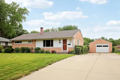 10519 Thomas Avenue S Bloomington MN 55431