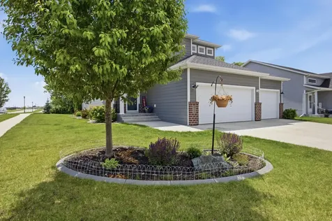 6204 63rd Avenue S Fargo ND 58104